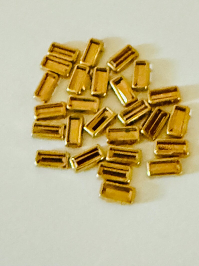 Glue-on Kundan stones Flat back Kundan stones Kundan stones for jewelry Kundan embellishments DIY Kundan stones Flat back rhinestones Kundan stones for crafts Glue-on rhinestones Decorative Kundan stone High-quality Kundan stones, diy embellishments