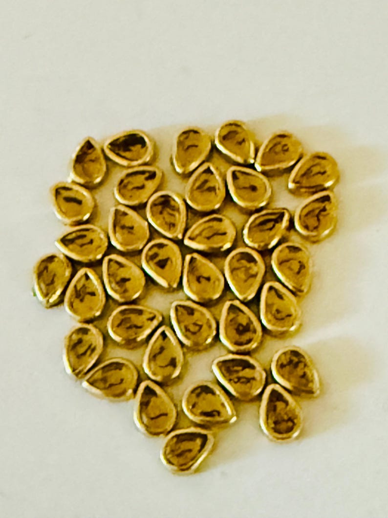 Glue-on Kundan stones Flat back Kundan stones Kundan stones for jewelry Kundan embellishments DIY Kundan stones Flat back rhinestones Kundan stones for crafts Glue-on rhinestones Decorative Kundan stone High-quality Kundan stones, diy embellishments