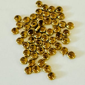 Glue-on Kundan stones Flat back Kundan stones Kundan stones for jewelry Kundan embellishments DIY Kundan stones Flat back rhinestones Kundan stones for crafts Glue-on rhinestones Decorative Kundan stone High-quality Kundan stones, diy embellishments