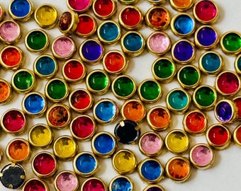 Piedras Kundan redondas y planas de 4 mm (20 gramos) en paquete de 250 unidades, multicolor, con montura para manualidades, bordados y bisutería.