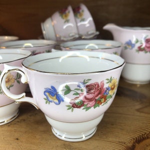 Vintage Colclough Bone China Pink Roses 19 pc part tea service