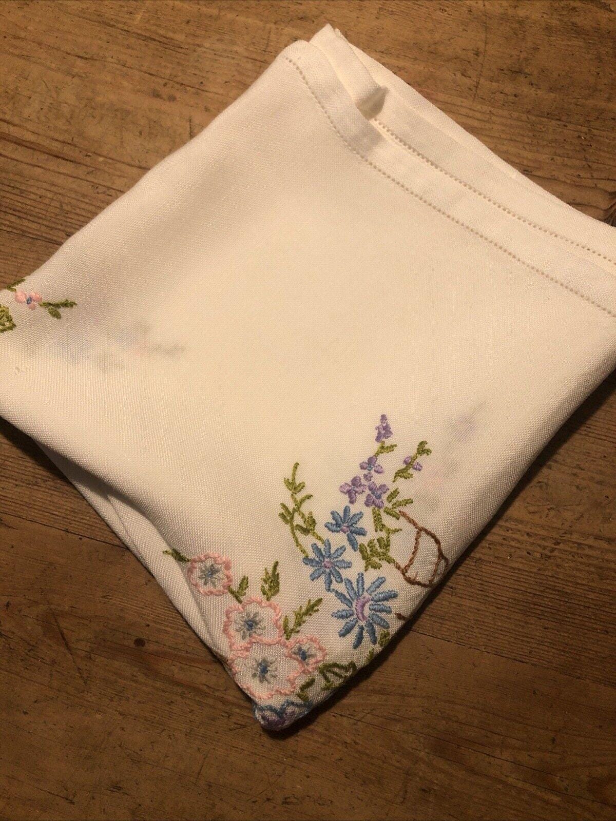 ヴィンテージフローラル手刺繍テーブルクロス 84 cm四方 - Etsy 日本