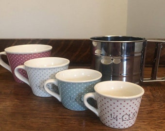 Modern Vintage Pretty Ditsy Print Ceramic Measuring Cups x 4 and Flour Sifter