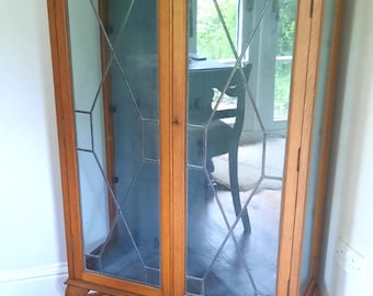 Vintage Oak Glazed Display Cabinet With Astragal Door And Key
