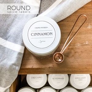 ROUND Spice Labels - SIGNATURE style - Vinyl Waterproof Spice Lid Labels - Circle Spice Labels - Pantry Labels