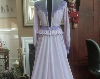 G154 Eleanor Lavender Vintage Reproduction Gown -- sz 8