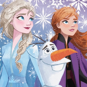 Puede incluir: Ilustraci&oacute;n de Elsa, Anna y Olaf de la pel&iacute;cula animada Frozen. Elsa tiene el pelo rubio en una trenza y lleva un vestido azul. Anna tiene el pelo rojo y lleva una capa morada. Olaf, el mu&ntilde;eco de nieve, tiene una nariz de zanahoria.
