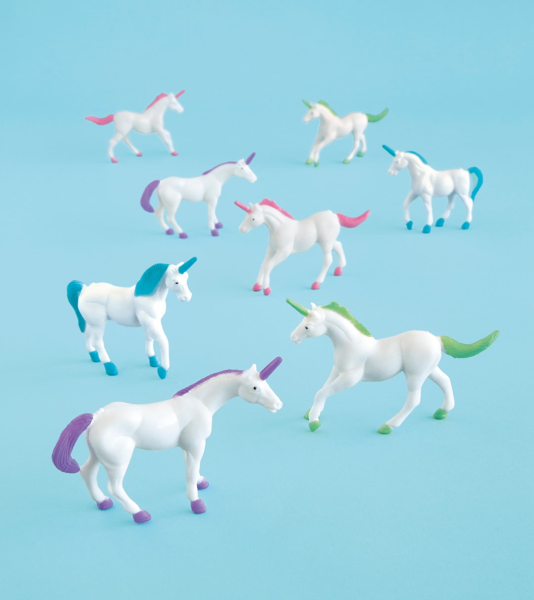 8 Plastic Unicorn Figurines, Unicorn Birthday Party. Unicorn Party