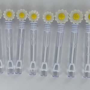 8 Daisy flower bubble favors, valentines party supplies, girl party favors, baby shower favors, bubble wands, flower party favors