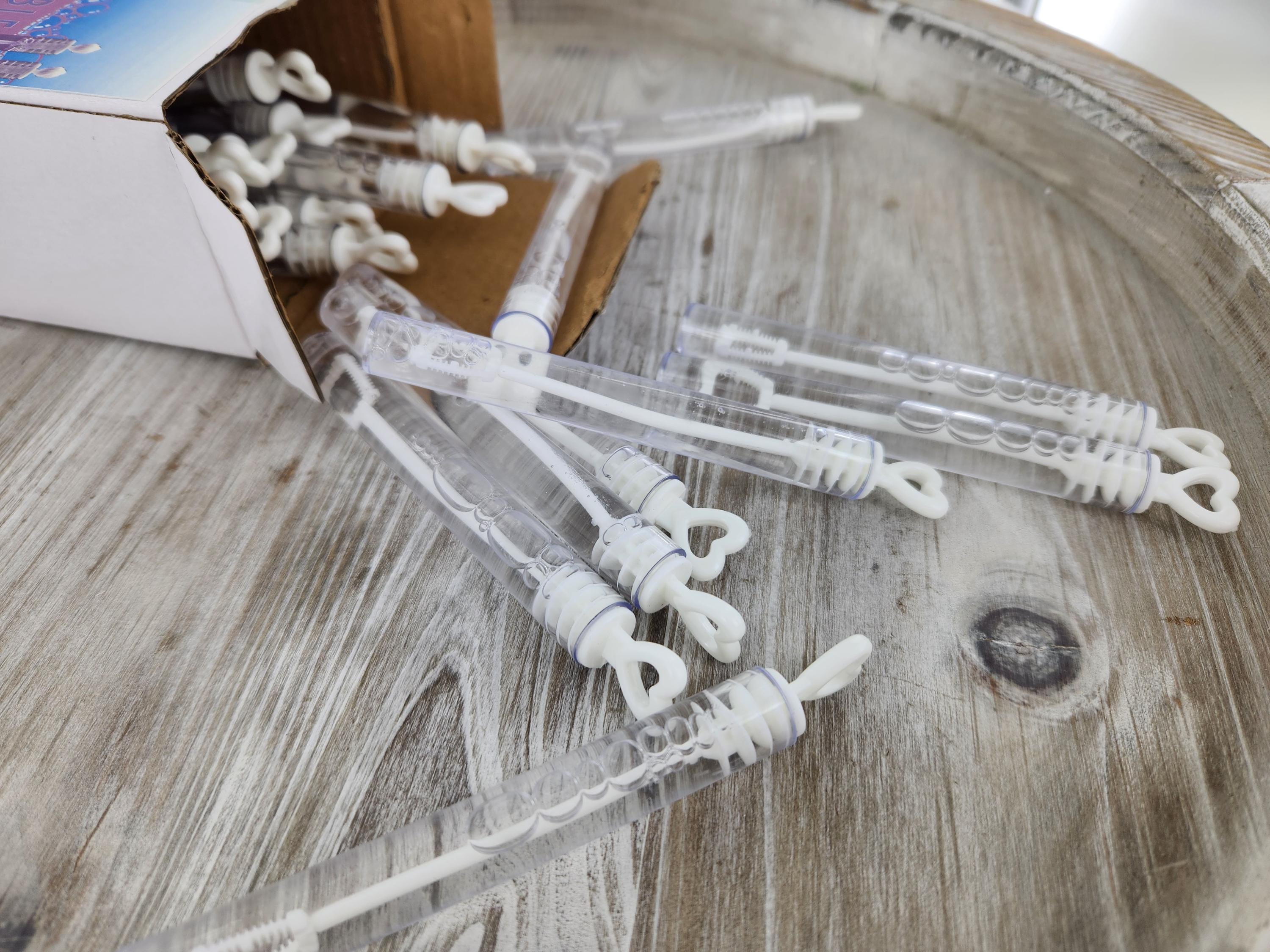 48 pièces tubes à bulles de mariage avec solution, envoi, cadeaux d'invités, baguettes à bulles avec couvercle en forme de coeur, cadeaux de mariage, tubes à bulles, bulles de coeur