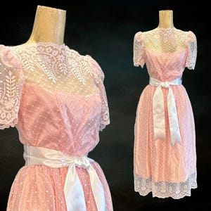 1950&#39;s Pink Lace Cocktail Party Dress | 34 Inch Bust
