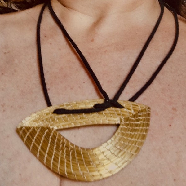 Collier d’herbe d’or