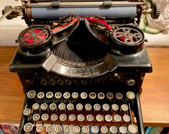 Extremely vintage Royal Typewriter looking to be much appreciated!