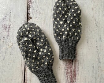 SMALL Grey Thrum Mittens Hand Knit Wool Mittens with White Thrums Adult Small Womens Mittens Newfoundland Mittens Thrums Mittens