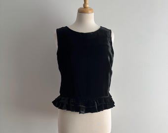 Vintage jaren 90 CACHÉ Tadashi Shoji zwarte fluwelen mouwloze peplumtop met ruches, maat L