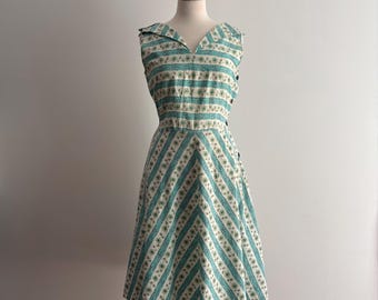 Vintage 1940s FRUIT of the LOOM Floral & Basket Print House Dress / 38 bust