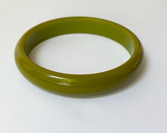 Vintage Olive Bakelite Bangle