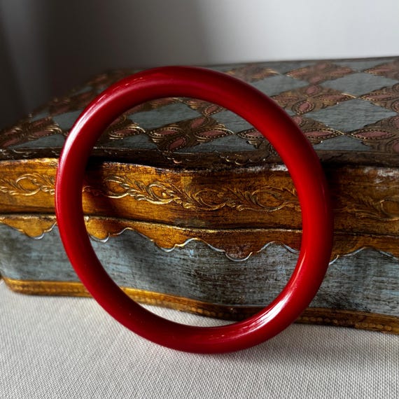 Vintage KETTY DALSGAARD Buch + Deichmann Red Nylon Bangle