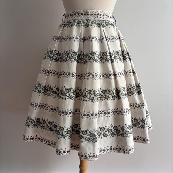 Vintage 1950s White with Blue Floral Print Full Skirt / 25" waist