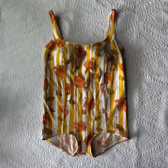 Vintage 1960s CATALINA One Piece Floral Swimsuit / 36 bust