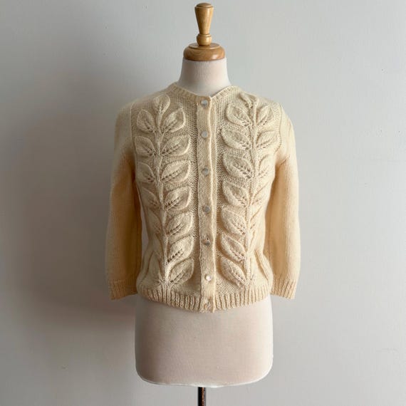 Vintage Hand Knit Cream Wool Leafy Vine Cardigan / 38