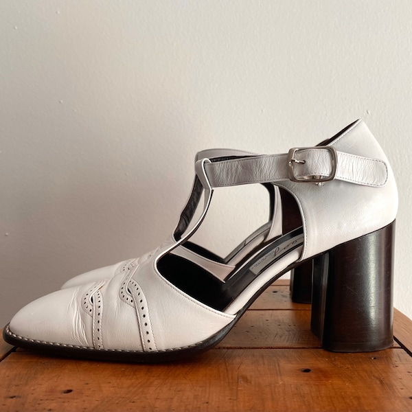 Vintage White Italian Leather T-strap Stacked Heel Shoes 36