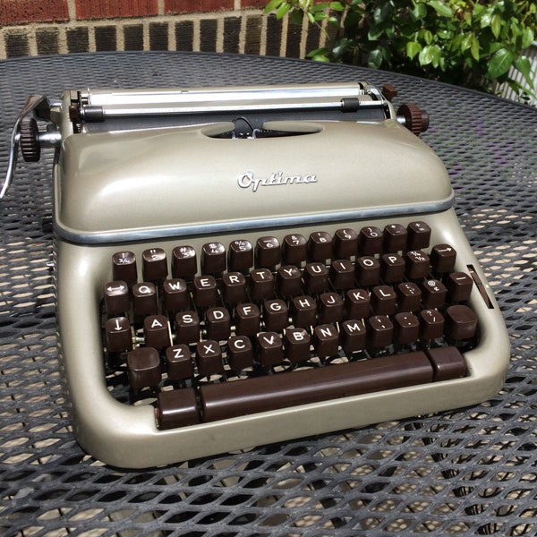 1958 Optima Elite 3 Portable Typewriter with Case, Germany