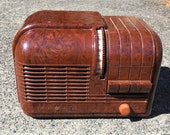 1939 General Electric H-520 Turbine Radio, Art Deco, Bakelite Case