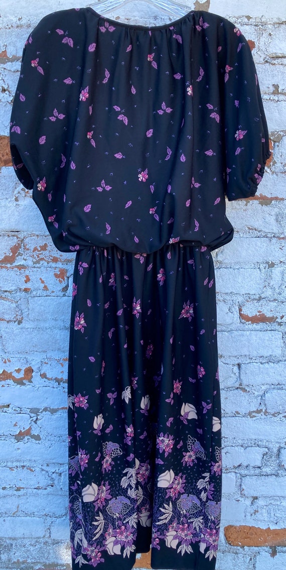 1970s batwing floral dress in size L so gorgeous … - image 2