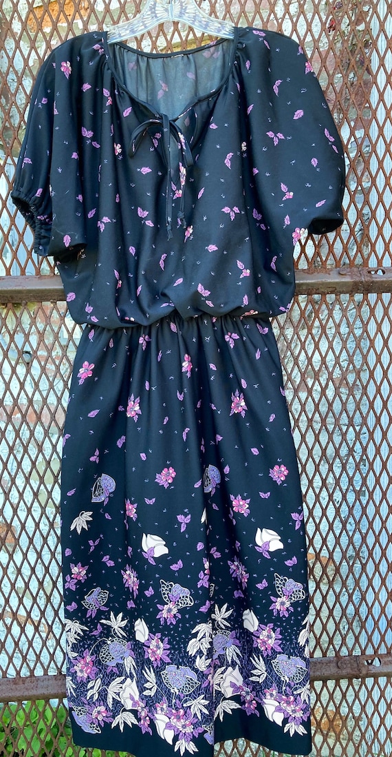 1970s batwing floral dress in size L so gorgeous … - image 1