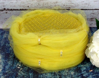 Vintage lemon yellow pillbox hat-Pasadena hats-gems-tulle-mcm glamour