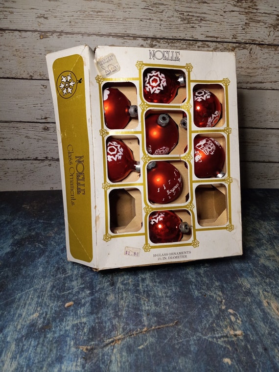 Vintage Noelle mercury glass Christmas ornamentsglass balls8 red ornaments with white designs