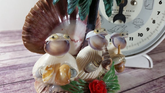 Seashell sculpture art-totally kitsch-vintage display-3 musical frogs Il_570xn