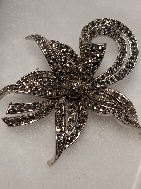 Signed Sphinx marcasite brooch-silver with grey s… - image 2