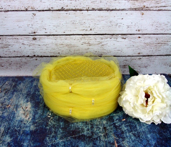 Vintage lemon yellow pillbox hat-Pasadena hats-gems-tulle-mcm glamour Il_570xn