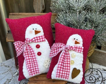 PDF* WINTER LOVE* Bonhomme de neige 2 tailles d'oreillers- #234-B-fait main-décor de plateau à plusieurs niveaux-instructions-Cyndy Fahey Designs