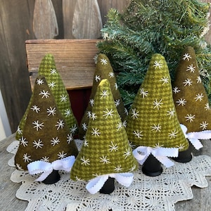 PDF* WINTER WONDERLAND #266 - Trees 3 sizes Pattern- Primitive  Ornament - Cyndy Fahey Designs - Christmas Ornament - Tree Ornament