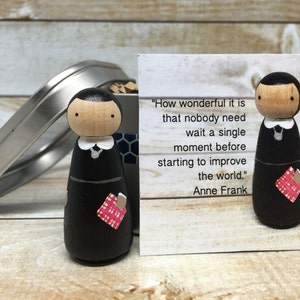 Anne Frank Peg Doll Gift Tin Girl Hero image 1