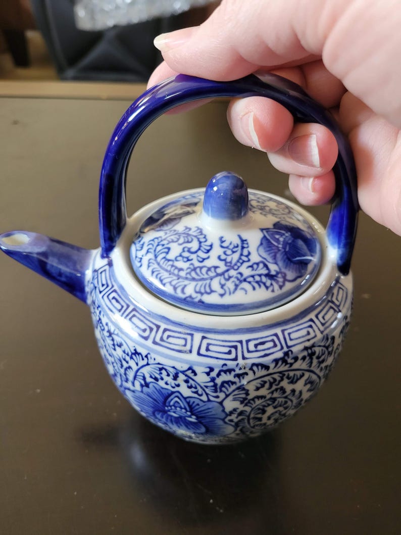 Chinese teapot; blue and white; handpainted image 5