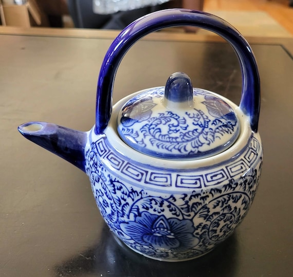 Chinese teapot; blue and white; handpainted