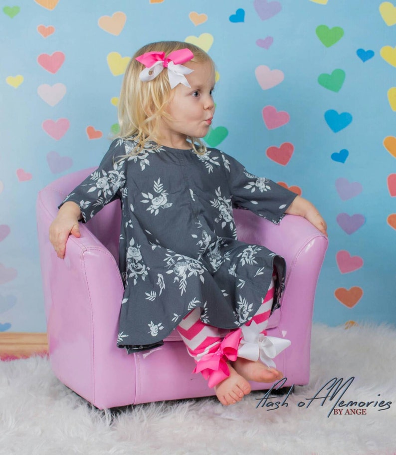 Pink chevron legwarmers and bow set; legwarmer and bow set; legwarmers with bows; chevron legwarmers
