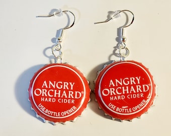 Pendientes colgantes con tapa de botella de Angry Orchard
