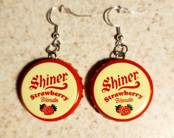 Pendientes colgantes de tapa de botella de temporada Shiner Bock Strawberry Blonde