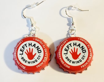 Pendientes colgantes con tapas de botellas de Left Hand Brewing Company