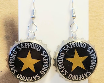 Pendientes colgantes con tapa de botella de Sapporo