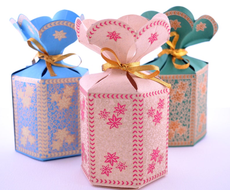 Favor Gift Box with Flower Top, Wedding Favor Box, Party Gift Box, Indian Wedding Favor, Holiday party box, Mithai box, Diwali gift box image 5