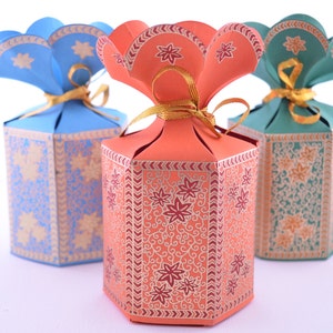 Favor Gift Box with Flower Top, Wedding Favor Box, Party Gift Box, Indian Wedding Favor, Holiday party box, Mithai box, Diwali gift box image 1