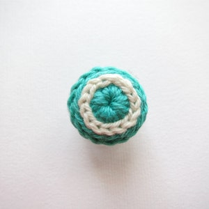 Mint Green Crochet Lapel Bud Pin - Buttonhole - Small Pin - 7/8"