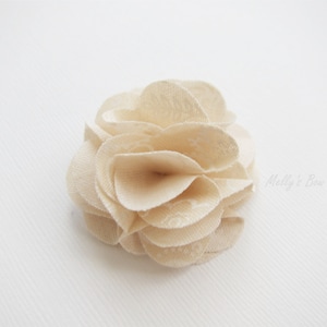 Cream Floral Boutonniere - Men's Lapel Flower Pin - Groomsmen Flower