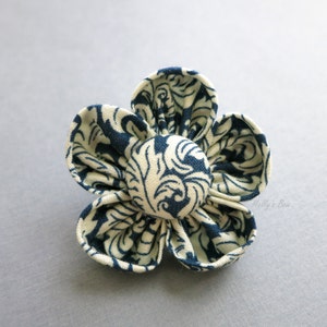 Buttercup Kanzashi Lapel Flower Pin - Men&#39;s Boutonniere - Flower Brooch - Noble Man